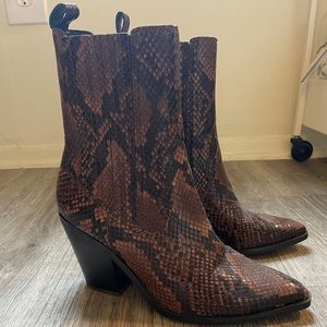 Snakeskin print Aldo booties